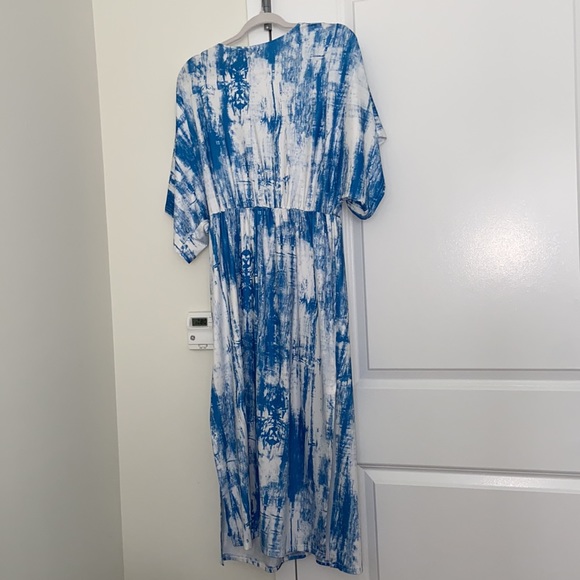 🥳Host Pick🥳NWOT Blue/White Flowy Dress - Picture 6 of 7